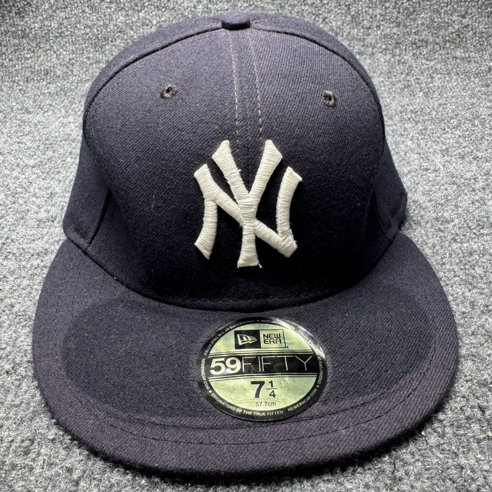 New York Yankees New Era Hat Mens 7 1/4 Navy Blue MLB 59FIFTY Fitted Cap